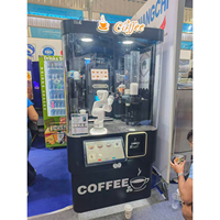 Nouvelle machine à café distributrice intelligente, modèle robotisé, écran tactile, bras robotique commercial