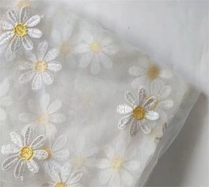 Vải ren lưới thêu hoa cúc nhỏ 3D, rộng 130cm, nhiều màu sắc, chất liệu vải tuyn, <span class=keywords><strong>d</strong></span>ành cho thời trang nữ, váy cưới cô <span class=keywords><strong>d</strong></span>âu - Product Image 5