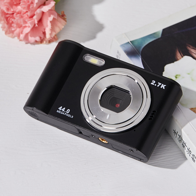 Children Digital Camera 2.4" HD LCD Screen Compact Design CCD Sensor 1 Year Warranty