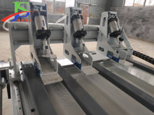Routeur CNC entièrement automatique pour le travail du bois, directement de l'usine, pour la découpe efficace du MDF, machine à découper le bois pour les portes et les armoires de meubles - Product Image 5