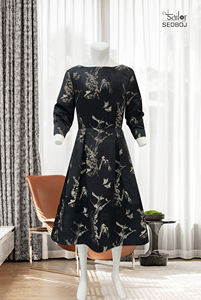 Robe <span class=keywords><strong>de</strong></span> soirée simple noire en jacquard, coupe trapèze, longueur genou, 100 % polyester, imprimé floral, grande taille, pour <span class=keywords><strong>la</strong></span> mère <span class=keywords><strong>de</strong></span> <span class=keywords><strong>la</strong></span> mariée, personnalisable sur mesure - Product Image 2