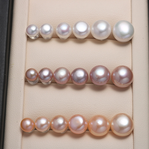 Orecchini a Bottone in Argento 925 con Perle d'Acqua Dolce Naturali 6-10mm - Product Image 4