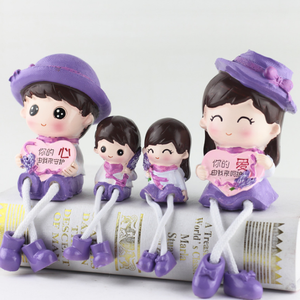 Creativa Familia <span class=keywords><strong>de</strong></span> Cuatro Muñecos <span class=keywords><strong>de</strong></span> Resina con Pies Colgantes para Decoración del Hogar - Product Image 6