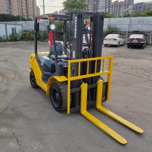 Chariot élévateur diesel Komatsu 3 tonnes, Japon, déplacement latéral 4,5 mètres, mât à trois sections, modèle 2023, traction avant/4x4, garantie 1 an, chariot élévateur d'occasion - Product Image 6
