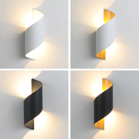 Lampe murale extérieure étanche à LED super lumineuse pour balcon, allée, escalier, simple, à induction, pour entrée, cour, IP65