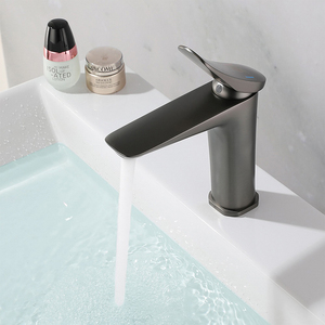 Robinet mitigeur monotrou en laiton chromé pour lavabo, à poser sur le comptoir, pour salle de bain, modèle BF2501241, couleur or, fabriqué à Kaiping, ajoute une touche de luxe. - Product Image 6