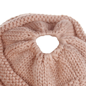Q30833 <span class=keywords><strong>Bonnet</strong></span> d'hiver pour <span class=keywords><strong>femme</strong></span>, chaud, en tricot torsadé épais, <span class=keywords><strong>avec</strong></span> broderie 3D au crochet, visière pour queue de cheval, style décontracté pour l'extérieur - Product Image 5