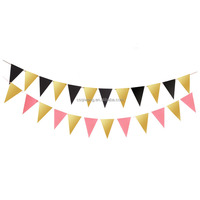Bannière de fanions triangulaires en polyester couleur personnalisée pour les décorations du festival de célébration Techniques d'impression de drapeaux à cordes numériques