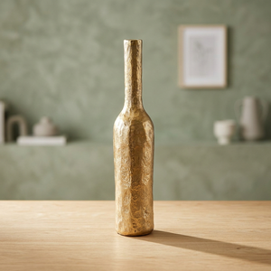 Vase de table artisanal Gallery, design moderne, finition dorée, minimaliste et élégant - Product Image 5