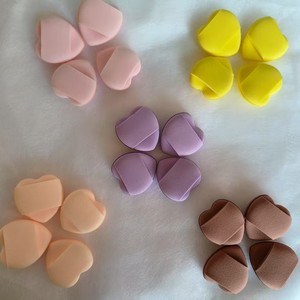 Mini piumino a forma di cuore, senza lattice, bifacciale, per uso a secco e a umido, per <span class=keywords><strong>ombretto</strong></span>, illuminante e correttore - Product Image 1