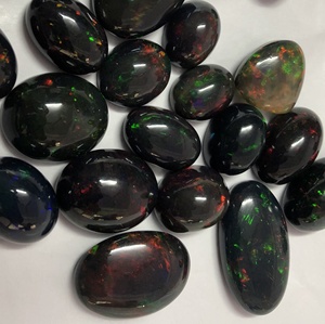 Cabochon Ovale En Opale Noire Naturelle Multifire - 12x8x4 Mm - 2,20 Carats - Éthiopie
