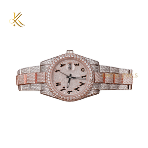 Reloj Moissanite Diamond con función de cronógrafo y movimiento de cuarzo de precisión diseñado para la precisión del estilo y el uso diario - Product Image 1