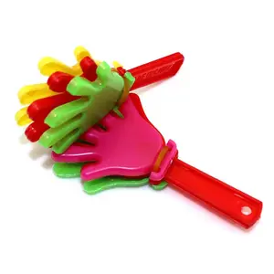 Großhandel Günstige Party Sehr Lustige Bunte Noise Maker Promotion Günstige Kunststoff Mini Hand Clappers Spielzeug Für Kinder