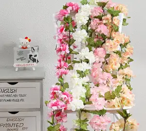 Venta al por mayor Artificial 220cm boda decorativa de interior Sakura flor vid flor de cerezo guirnaldas