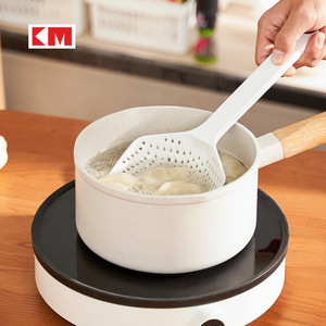 Grande passoire en nylon avec long manche pour boulettes, viandes, légumes, œufs – Égouttoir de cuisine avec design perforé - Product Image 2
