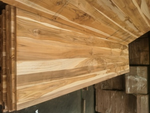 Pannello in Teak con Giunzione a Dita e Bordi Incollati - <span class=keywords><strong>Pannelli</strong></span> in <span class=keywords><strong>Legno</strong></span> <span class=keywords><strong>di</strong></span> Teak Massiccio <span class=keywords><strong>di</strong></span> Alta Qualità per Tavoli, Banconi e Mobili Personalizzati - Product Image 4