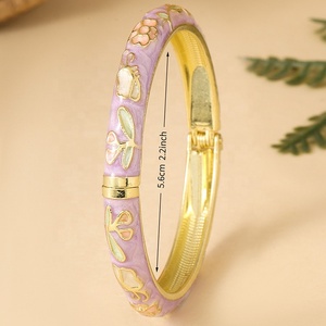 Bracelet unisexe style ethnique, plaqué or, en alliage de zinc émaillé, motif petite fleur rétro effet goutte d'huile, le plus vendu en usine, vente en gros - Product Image 3