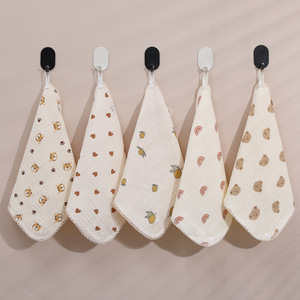 Babero de Gasa para Bebé Carlota, 25x25 cm, Toalla Triangular de Algodón Puro con Hebilla para Bebés, Estampado de Dibujos Animados - Product Image 1