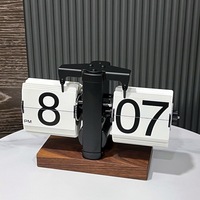 Horloge de bureau mécanique à affichage numérique en bois massif avec logo personnalisé en gros pour la décoration professionnelle et la maison