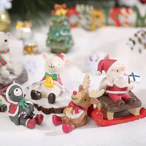 Natale in miniatura ornamenti Mini resina Micro paesaggio ornamenti alberi di natale Babbo Natale pupazzo di neve per natale
