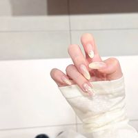 Faux ongles faits main à presser en plastique ABS, style français nude avec strass, forme amande, motif cœur, ensemble complet pour doigts