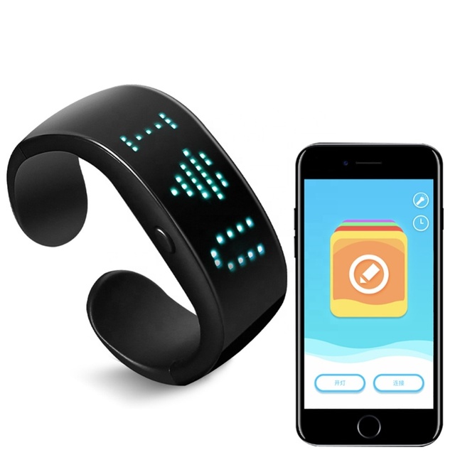 2023 Rechargeable Blue Tooth APP DIY Message LED Wristband Scrolling Text Programmable Display Light-up Bracelet for Club Party