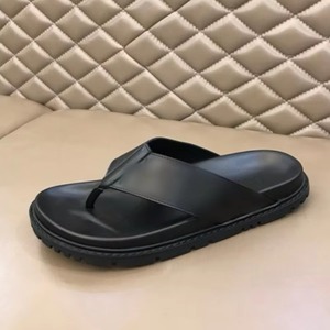 Chaussons d'été pour hommes en cuir véritable, légers, antidérapants, élégants et de haute qualité, best-sellers. - Product Image 1