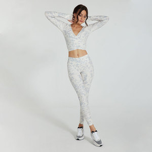 ชุดออกกำลังกายเอวสูงสำหรับผู้หญิงชุดเล่นฟิตเนสยิมชุดเล่นกีฬาแบบกำหนดเอง - Product Image 3