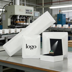 Caja de Joyería LED al por Mayor, Caja de Joyería de Lujo en Oro Mate, Cajas de Joyería Ecológicas en Negro y Dorado, Caja de Joyería Iluminada con LED - Product Image 1