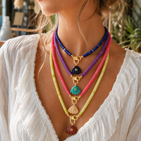 Collier Pendentif Zircon Coquillage Tendance avec Fermoir, Plaqué Or 18K, Chaîne Perles Pierres Naturelles Colorées, Ensemble de Bijoux pour Femme