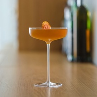 Verre à cocktail martini en cristal transparent ultra-fin, minimaliste, moderne, simple, en forme de papillon, pour bar, 201-300 ml