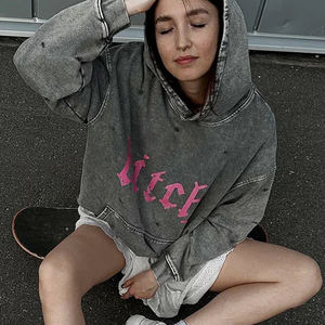 Sudadera con Capucha Negra Vintage Personalizada con Efecto Desgastado y Lavado Ácido para Mujer, Estilo Streetwear, Sudadera Holgada con Estampado - Product Image 2