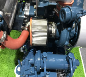 Moteur marin 4 cylindres 90-150 CV à propulsion arrière pour yacht - Product Image 3