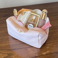 Pochette cosmétique en coton texturé rose bonbon, avec fermeture éclair, mini décoration rose, sac de rangement portable pour maquillage de voyage