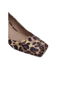 Bombas de punta cuadrada de alta calidad para mujer Estilo de moda para todas las estaciones Hecho de caucho + Material de PU - Product Image 3