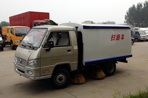 Piccolo Camion Compattato per Pulizia Stradale con Serbatoio d'Acqua ad Alta Pressione, Motore, Pompa, Cambio e Ingranaggi - Product Image 2