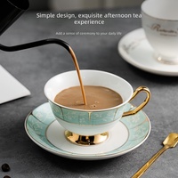 Ensemble tasse et soucoupe à café en céramique européenne, cadeau haut de gamme, tasse à eau créative de luxe léger pour bureau et café, thé en porcelaine fine arabe