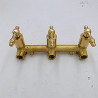 Corps en laiton de douche de Style classique pour robinet de douche de salle de bain corps de douche mitigeur d'eau chaude et froide avec commande de poignée à trois leviers