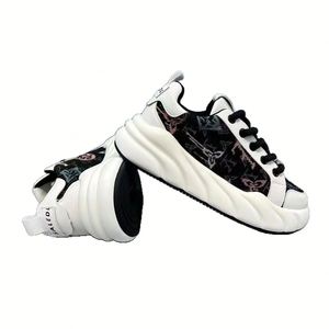 รองเท้าผ้าใบผู้ชายแบบสวม Breathable Shell Toe พื้นหนาสุดฮิต สไตล์ Dad Sneakers - Product Image 5