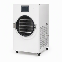 Machine de lyophilisation sous vide commerciale 6-8 kg, en acier inoxydable SUS304, pour aliments pour animaux, viande, fruits, avec espacement des plateaux de 70 mm, 2000 W