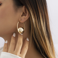 Collier Sautoir Simple et Tendance avec Pendentif Cercle Ouvert en Perle Blanche, Bijou Statement en Acier Inoxydable Plaqué Or, Idéal Cadeau