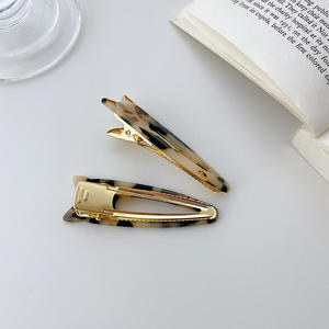 Ensemble mignon cheveux accessoires broche <span class=keywords><strong>Crocodile</strong></span> épingle à cheveux canard Bill poignées Barrettes femmes pinces à cheveux Animal acétate chat <span class=keywords><strong>pince</strong></span> à cheveux pour filles - Product Image 5