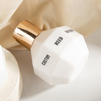 Ensemble diffuseur de parfum personnalisé avec logo, marque privée, parfum d'ambiance de luxe, flacon blanc facetté, diffuseur d'huiles essentielles d'aromathérapie