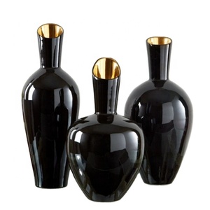 Vases à fleurs en aluminium de luxe noirs de style européen - Product Image 1