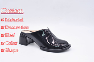 2025 vendita calda tacchi medi sandali da <span class=keywords><strong>donna</strong></span> estate nuovi muli pantofole per le signore di alta qualità punta tonda Slip-On <span class=keywords><strong>argento</strong></span> <span class=keywords><strong>scarpe</strong></span> - Product Image 2