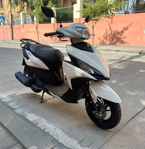 Scooter Yaahaha Fazzio <span class=keywords><strong>125</strong></span> - Refroidissement par air - <span class=keywords><strong>125</strong></span> cm³ - Transmission <span class=keywords><strong>automatique</strong></span> - Moteur monocylindre - Allumage CDI - Réservoir de carburant en plastique - Product Image 3