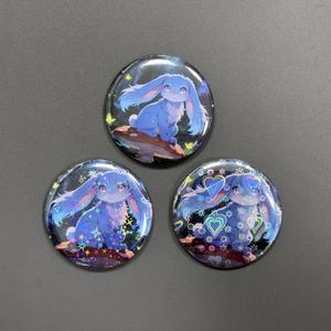 Fabricant de badges personnalisés pour personnages d'anime, vente en gros, usine, badges en étain à effet holographique brillant, OEM en vrac - Product Image 4