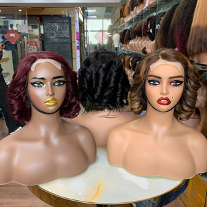 Perruques Funmi Hair Sdd 4*4 Romance Curl avec mouvement naturel, longueur courte de 12 pouces pour un coiffage pratique - Product Image 4