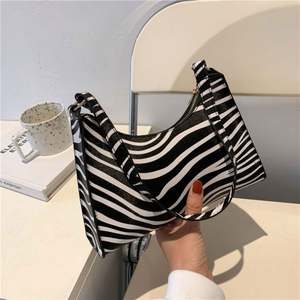 Women's Underarm Bags Autumn Trendy Shoulder Bag <b>Cute</b> Simple Handbags and <b>Purses</b> Female Travel Small Totes R2208 - Product Image 5