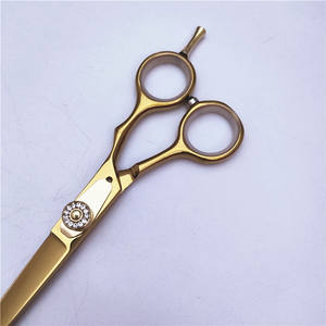 Tijeras de Peluquería Profesionales Inoue Kazuru de 5.5 Pulgadas, Acero Inoxidable 440C, Hoja Plana para Diestros, DG Suzhou - Product Image 1